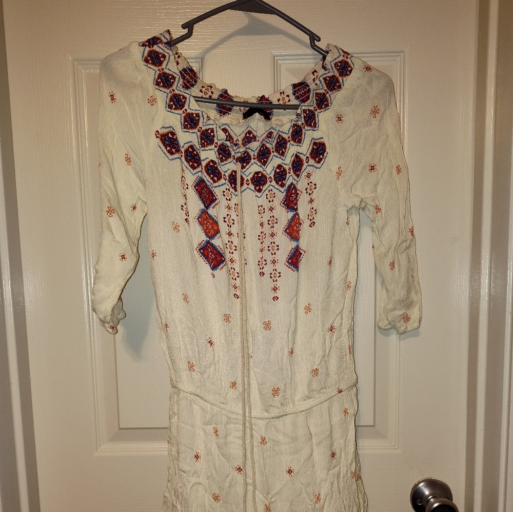 New Socialite women's ivory bohemian style dress size medium